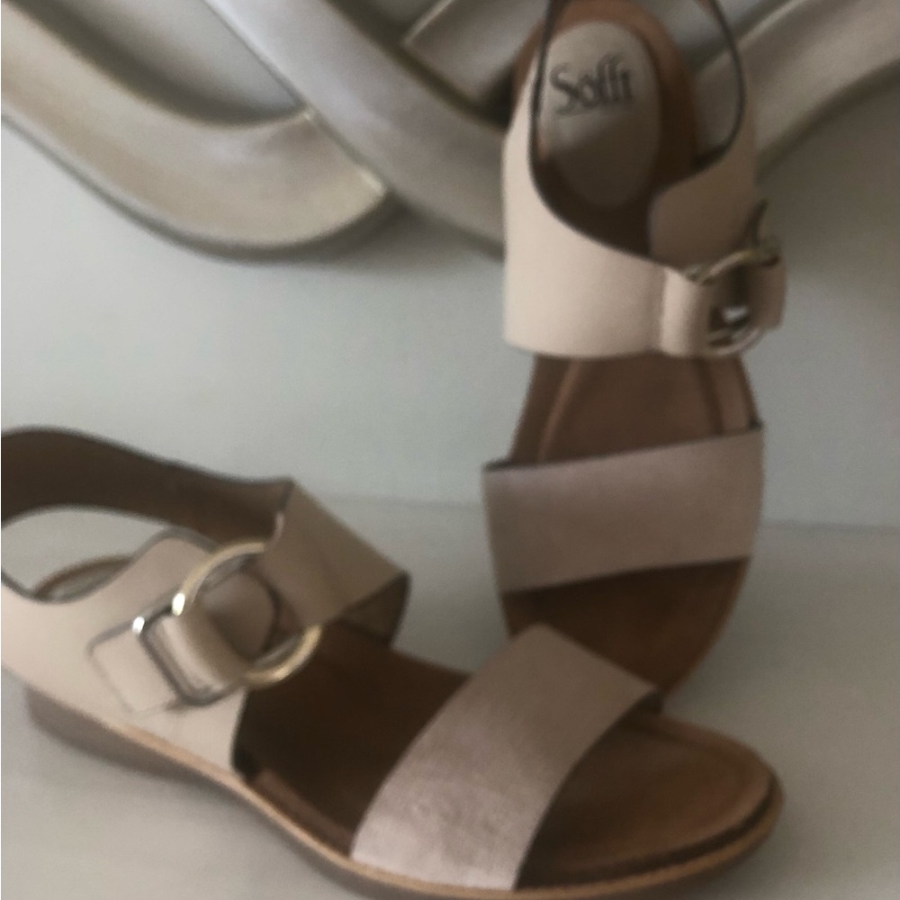 Sofft Cream Sandals with Ankle Strap and Matte Finish